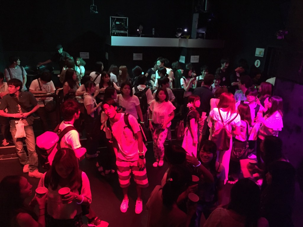 開始前の渋谷REX。まだまだここからお客さんは増えていきましたよ!